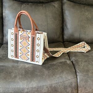 Wrangler Cream Tote with Brown Trim and Multicolor Aztec Pattern